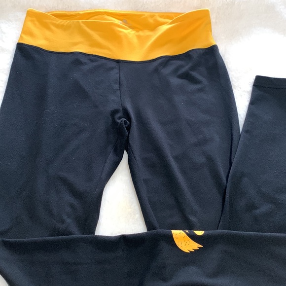 Colosseum Size Med Iowa leggings New without tags. - Picture 4 of 6